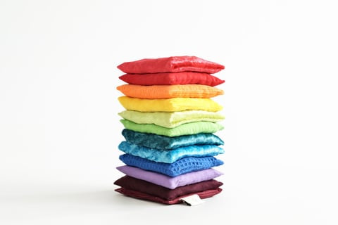 🌈 Sensorische Pittenzakjes – Set van 12 Regenboog Pittenzakken – Combineer met Grimm’s Regenboog & Stapelstein