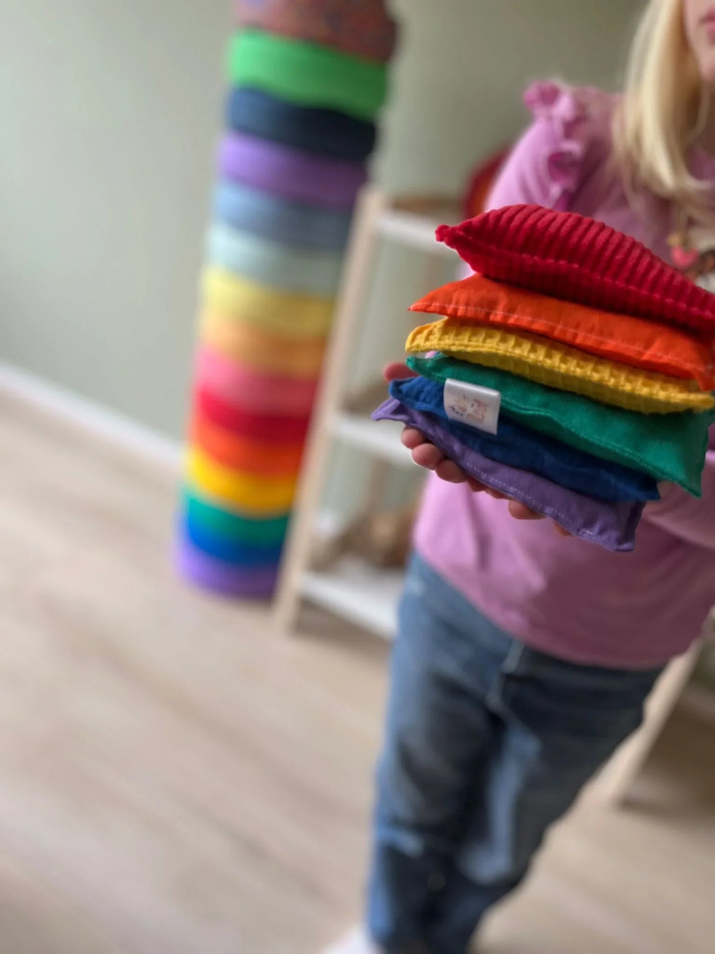 Sensorische Pittenzakjes in Regenboog kleuren. B2B - Pit and play